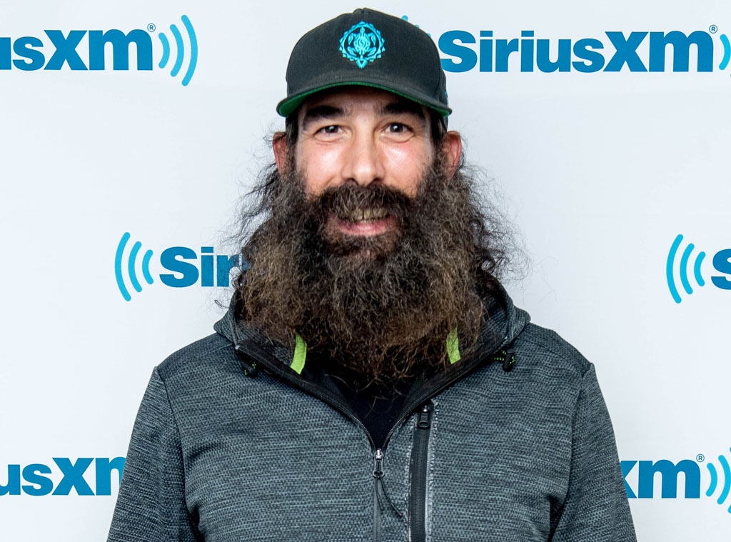 Brodie Lee, Former WWE Wrestler Known as Luke Harper, Dead at 41 - E